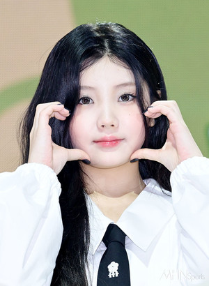 아일릿 원희, 사직구장 뜬다..."父 롯데 팬, 첫 시구 영광"