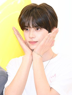 [포토] 투어스 '신유꽃이 피었습니다'