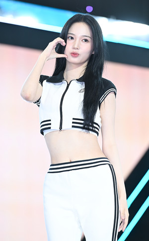 [포토] 유스피아 여원 '꽃미모 하트'