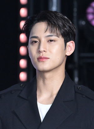 세븐틴 민규, 시선을 사로잡는 진한 잘생김 [MHN영상]