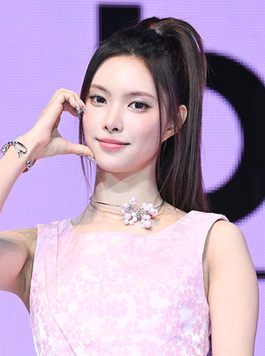 [포토] 아일릿 윤아 '달콤 하트'