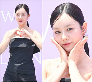 혜리, 고급스러운 미니멀 룩에도 돋보이는 여신미 '올블랙 뚫고 나오는 예쁨'