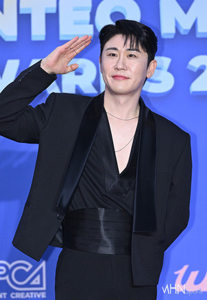 영탁, '서울가요대상'서 4관왕 싹쓸이..."값진 공간서 값진 상, 모두 팬 덕분"