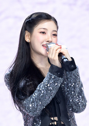 [포토] 베이비돈크라이 이현 '데뷔 실감나요'