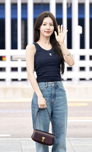 [포토] 아이들 미연 '시원한 여름 공항패션'