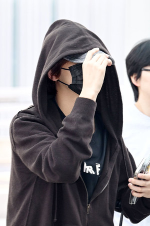 [포토] NCT 해찬 '모자 푹 눌러쓰고 출국'