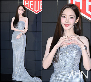Park Min-young Dazzles in Silver Dress, Stealing the Spotlight at Celebrity-Filled Watchmaker Event