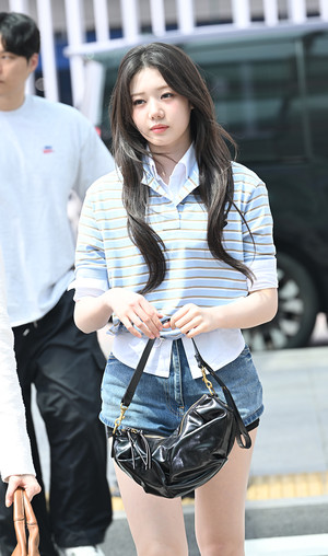 [포토] 베이비몬스터 로라 '청량 캐주얼 공항 패션'