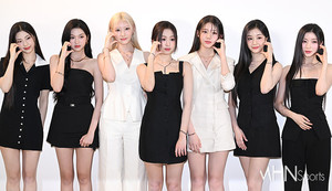 [단독] 베이비몬스터, 대만 공연서 '아찔' 무대 사고...YG "오작동 실수, 부상자 無"
