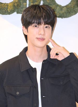 [포토] BTS 진 '나? 월드 와이드 핸썸'