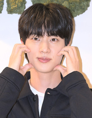 [포토] BTS 진 '러블리 볼하트'
