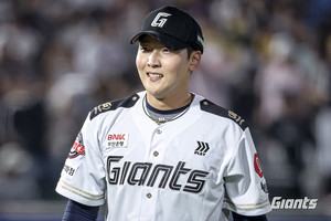 최준용 투구 모습