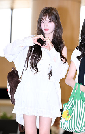 [포토] 아이브 리즈 '인형의 하트'