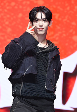 [포토] 나우즈 현빈 '포즈는 브이지!'