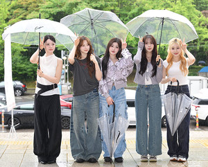 [포토] 피프티피프티 '완전체로 돌아왔어요'