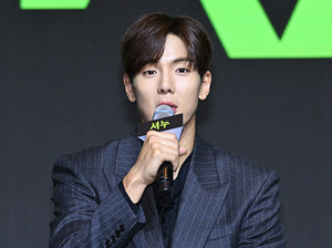 [포토] 몬스타엑스 셔누 '10주년 콘서트 기대하세요'