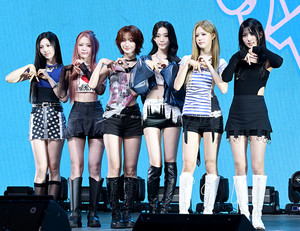 [포토] 이프아이 '설레는 첫 쇼케이스'