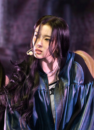 [포토] 이프아이 카시아 '이름처럼 시크한 눈빛'