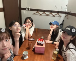 '탈퇴' 손나은만 없네...에이핑크, 오하영 생일 맞아 뭉쳤다