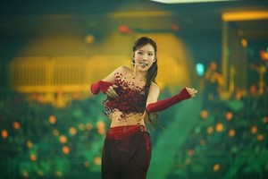 TWICE以360度舞台革新和未公开个人歌曲首次亮相，再次引领全球女团演变