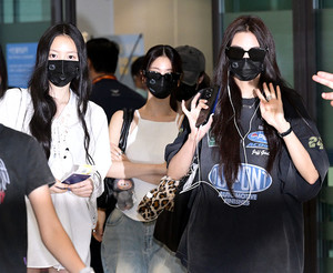 [포토] 미야오 '고양이 캐릭터 마스크끼고 입국'