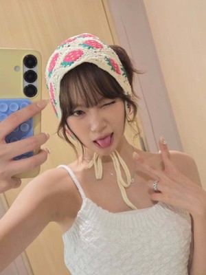 Kim Chaewon of LE SSERAFIM Charms Fans With Playful Birthday Photos