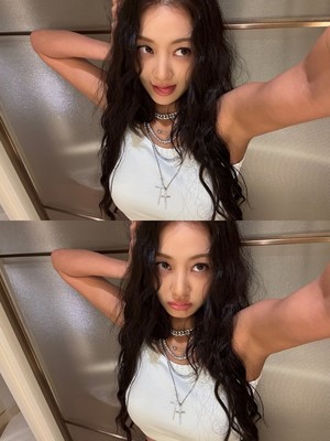 TWICE’s Jihyo Wows with Toned Abs and Bold Silhouette Backstage at Lollapalooza Chicago