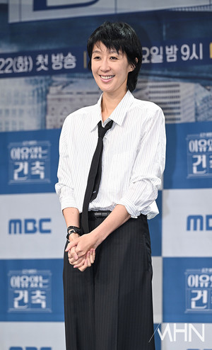 홍진경, 결혼 22년만 사업가 남편과 '결별'...소속사 "이혼 맞다"[공식]