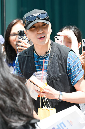 [포토] 위너 강승윤 '반가운 인사'