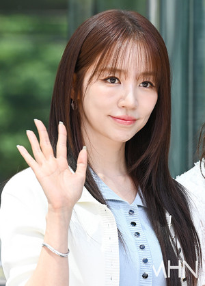 Baby V.O.X’s Yoon Eun-hye Shows Off Timeless Beauty Ahead of SBS PowerFM Appearance