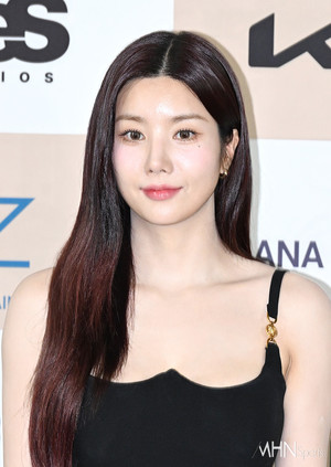 Kwon Eun-bi Set to Shine as 'Taiwanese Goddess' with Her First Solo Concert in Taipei