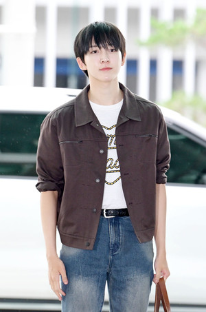 [포토] 킥플립 동현 '훈훈한 공항패션'