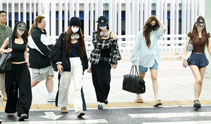 [포토] 르세라핌 '월드투어 일정으로 출국'