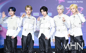 TXT, '케이 월드 드림 어워즈'서 3관왕...월드투어 기대감↑