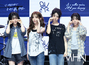 QWER, 2관왕 수상...'성장형 걸밴드' 수식어 입증