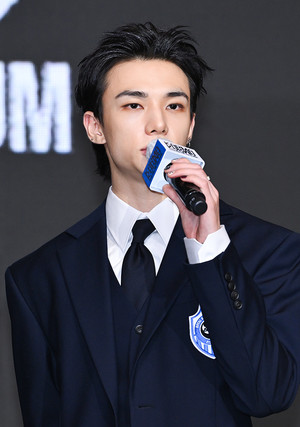 스트레이 키즈 현진 "카르마 다채롭게 꽉 채운 앨범"