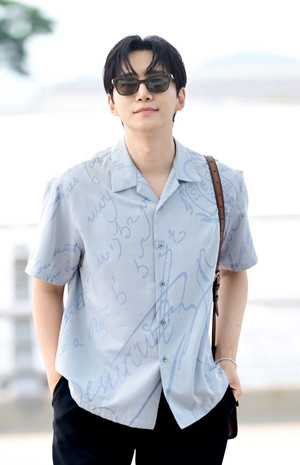 [포토] 이준호 '기분 좋은 출국길'