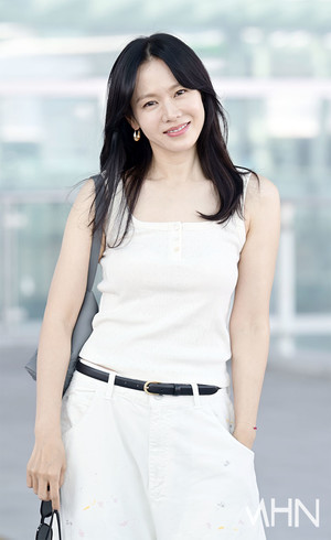 '인성 논란' 여파? 손예진, SNS 삭제 이유 밝혔다..."놀라셨죠?"