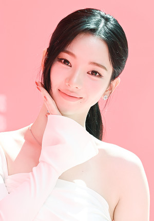 [포토] 카리나 '활짝 핀 꽃미모'