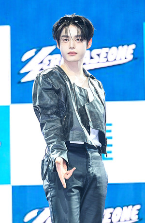 [포토] 제로베이스원 김지웅 '분위기 있는 남자'