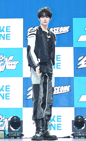 [포토] 제로베이스원 김규빈 '비현실적 비율'
