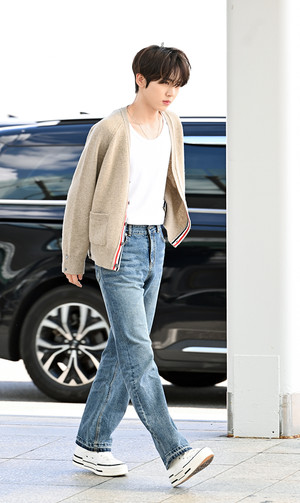 [포토] 제로베이스원 한유진 '가을 댄디룩'