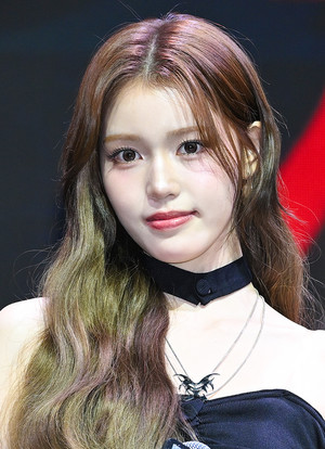 [포토] 이즈나 정세비 '당길수록 예쁨'