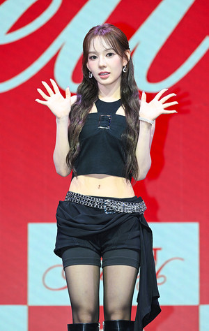 [포토] 이즈나 유사랑 '안녕'