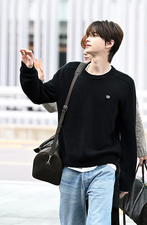 [포토] 투어스 신유 '모든 순간이 그림같아'