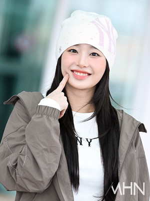 츄, 출국길도 멈출 수 없지...'명불허전 애교 자판기' [MHN영상]