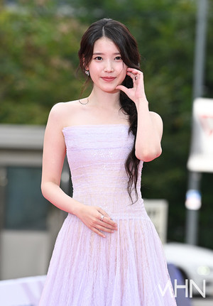 아이유 레전드 찍은날, '레드카펫에 디즈니 공주님 떴다' [MHN영상]