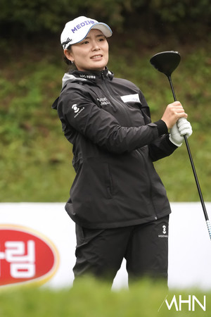 [mhn포토] 이다연, 아이쿠 어디로 가니 - 뉴스 썸네일 이미지