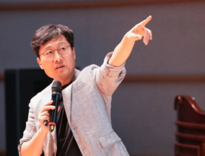 '알쓸신잡' 김상욱 교수, 중환자실 입원했다..."심근경색 직전, 회복 중"