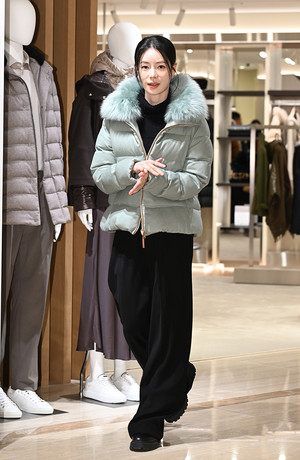 [포토] 임지연 '이르게 선보인 패딩룩'